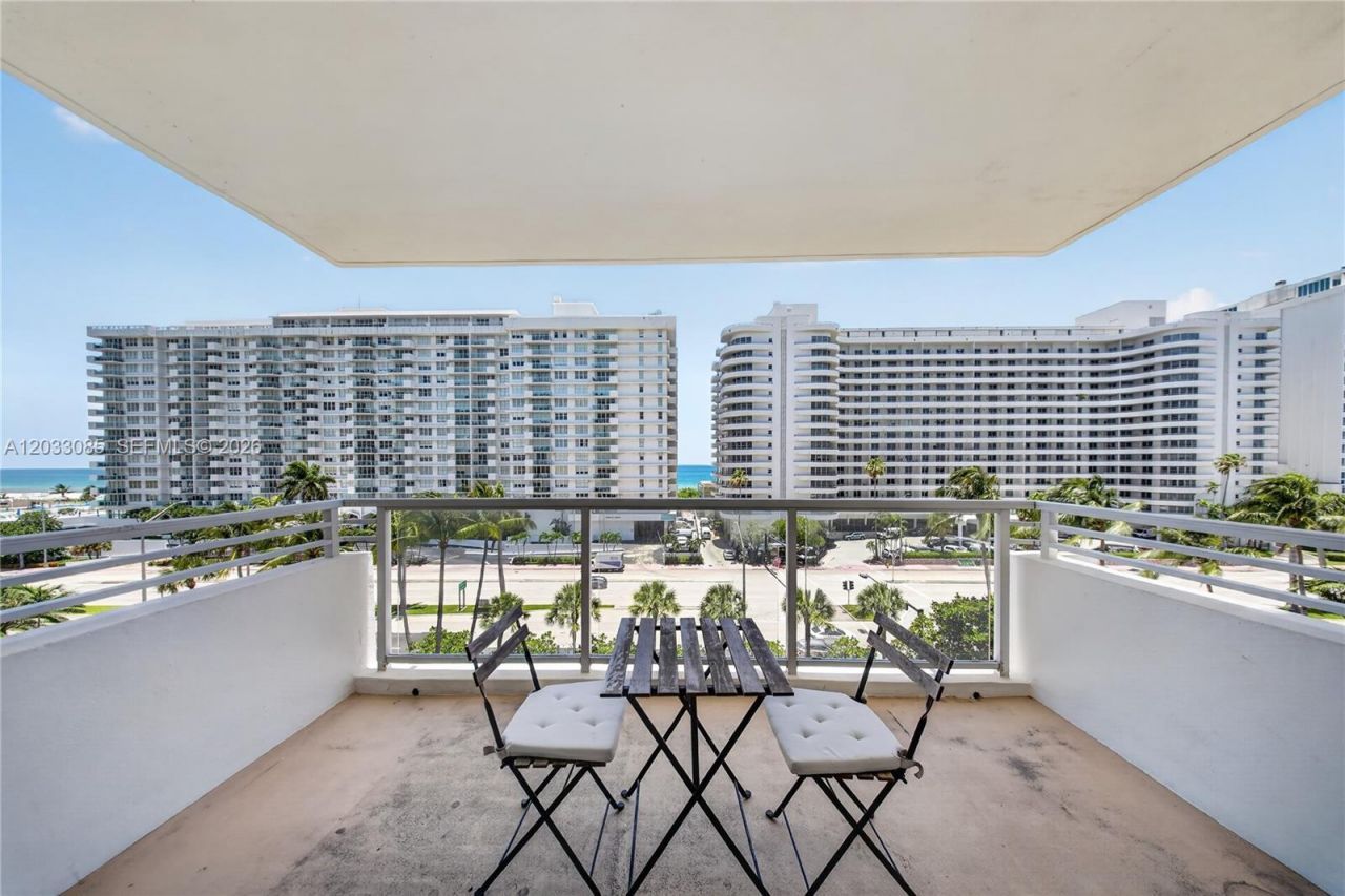 5600 Collins Ave , Unit 7W, Miami Beach, FL 33140 Photo