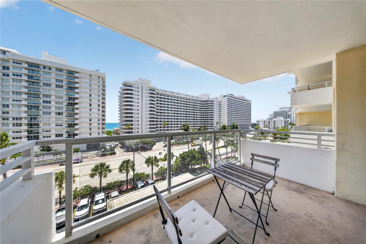 5600 Collins Ave , Unit 7W, Miami Beach, FL 33140 Photo