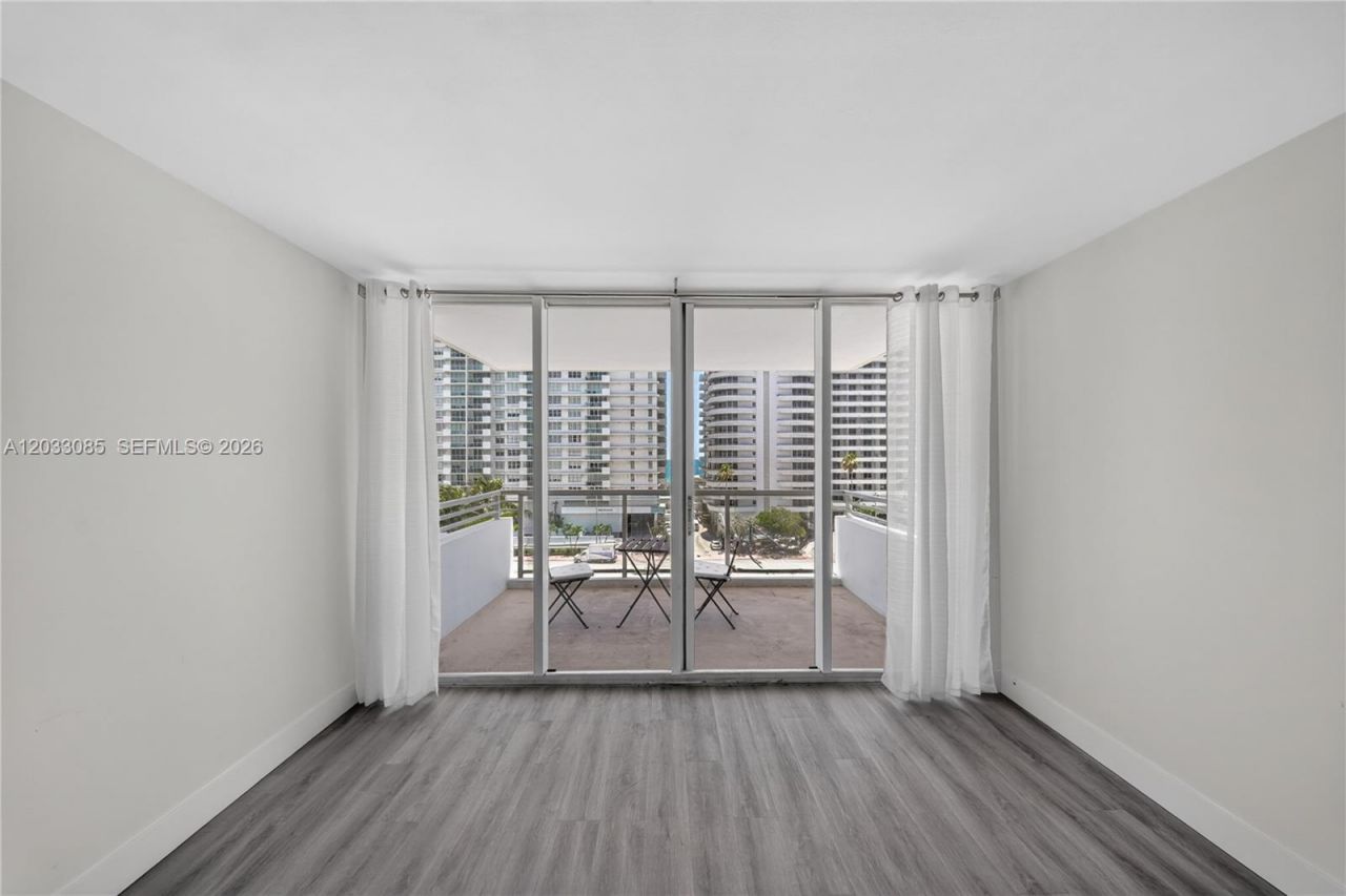 5600 Collins Ave , Unit 7W, Miami Beach, FL 33140 Photo