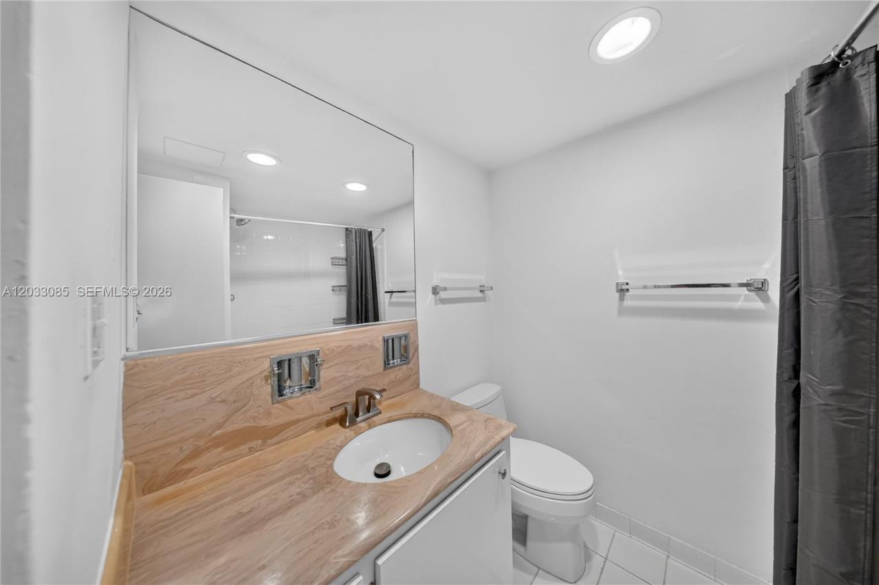 5600 Collins Ave , Unit 7W, Miami Beach, FL 33140 Photo