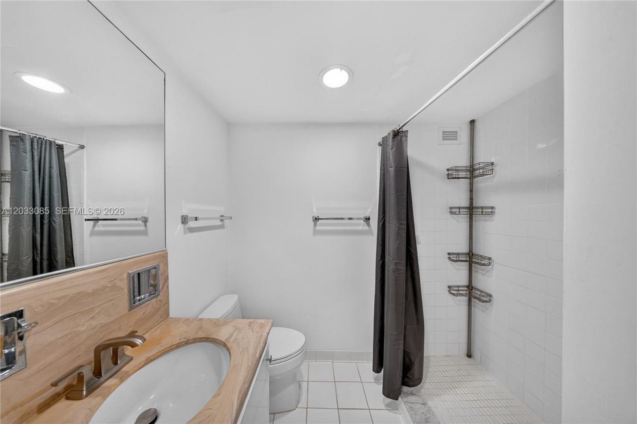 5600 Collins Ave , Unit 7W, Miami Beach, FL 33140 Photo