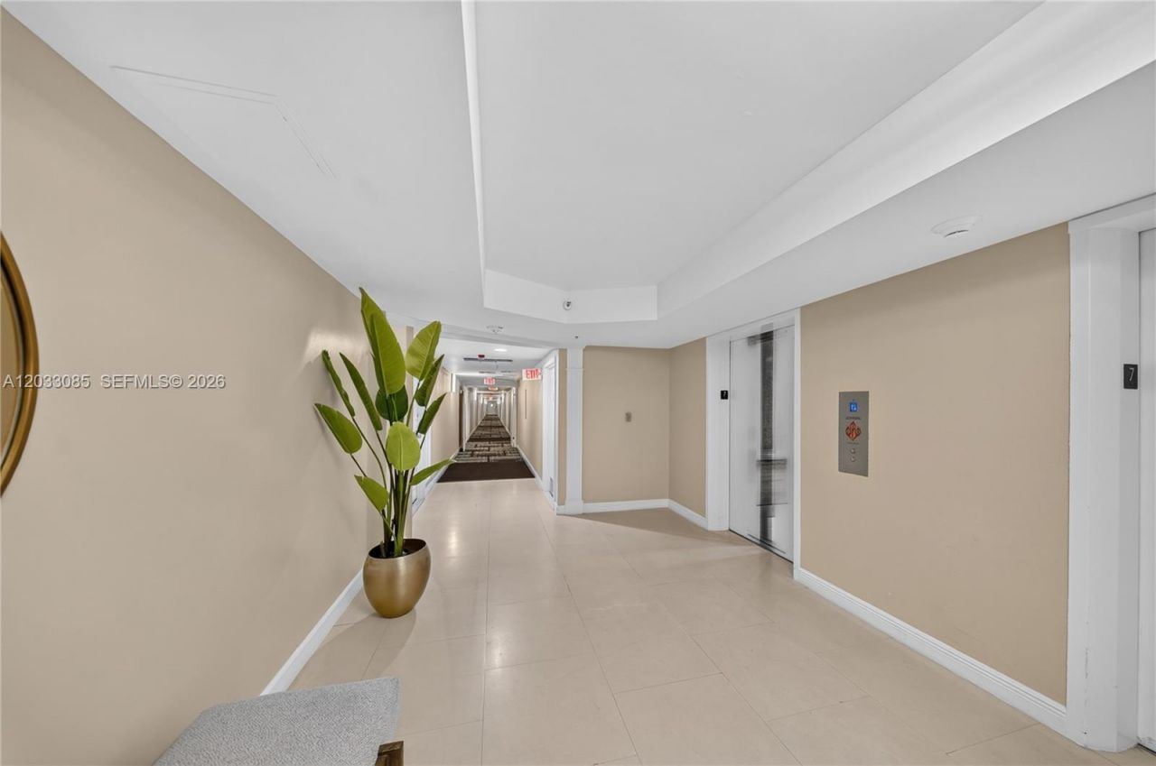 5600 Collins Ave , Unit 7W, Miami Beach, FL 33140 Photo