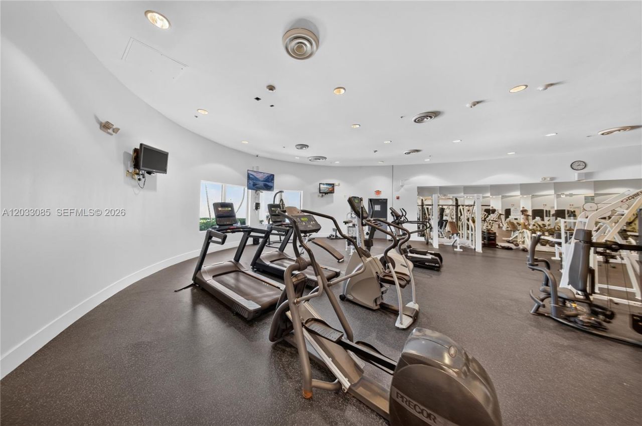5600 Collins Ave , Unit 7W, Miami Beach, FL 33140 Photo