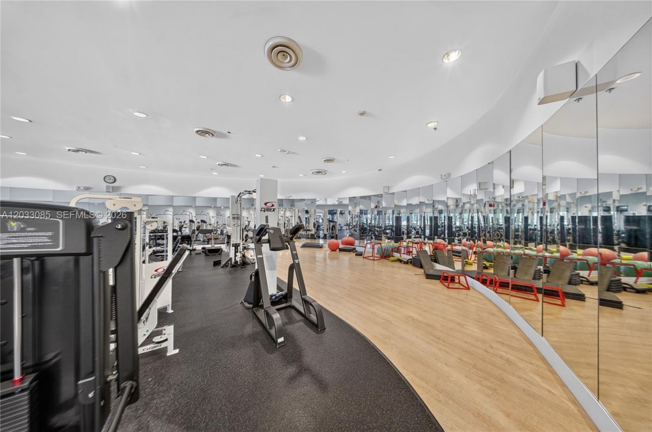 5600 Collins Ave , Unit 7W, Miami Beach, FL 33140 Photo