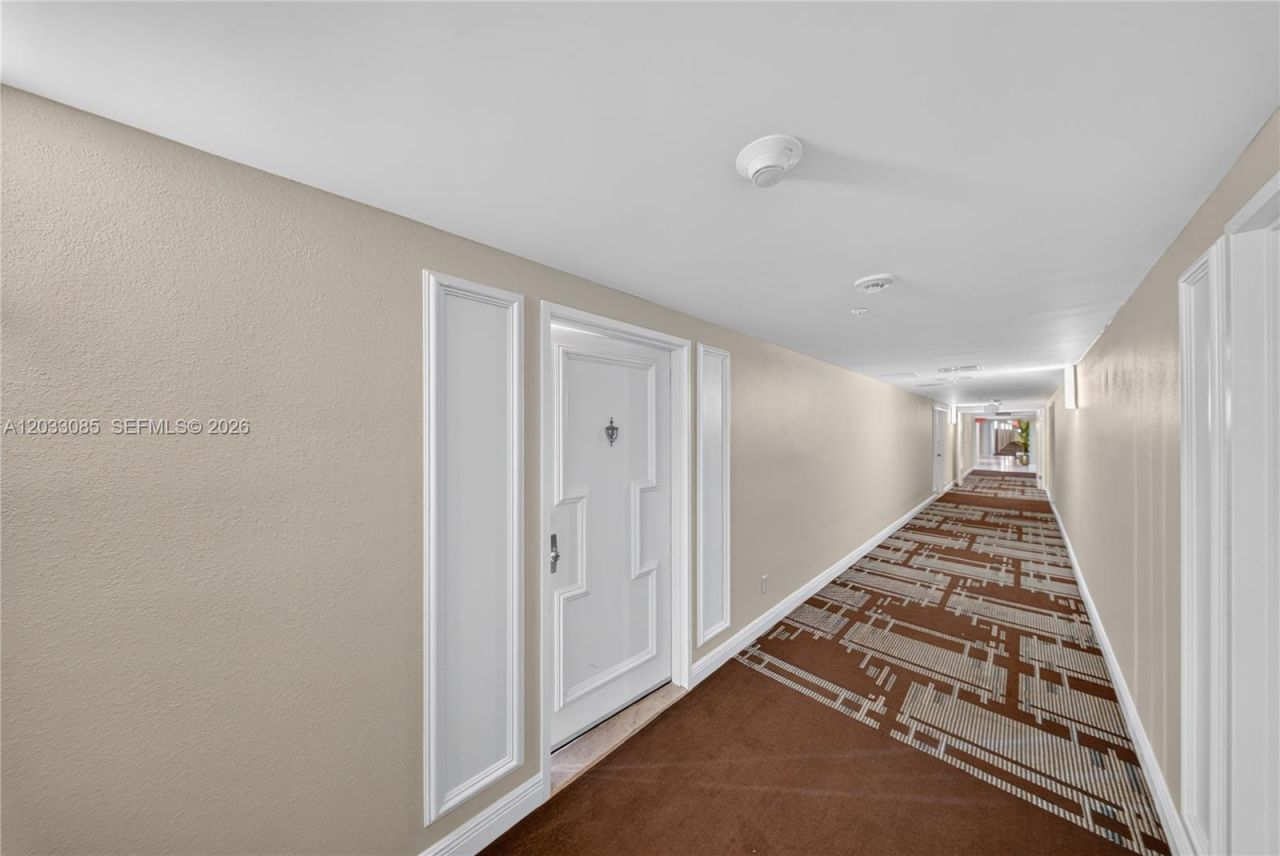 5600 Collins Ave , Unit 7W, Miami Beach, FL 33140 Photo