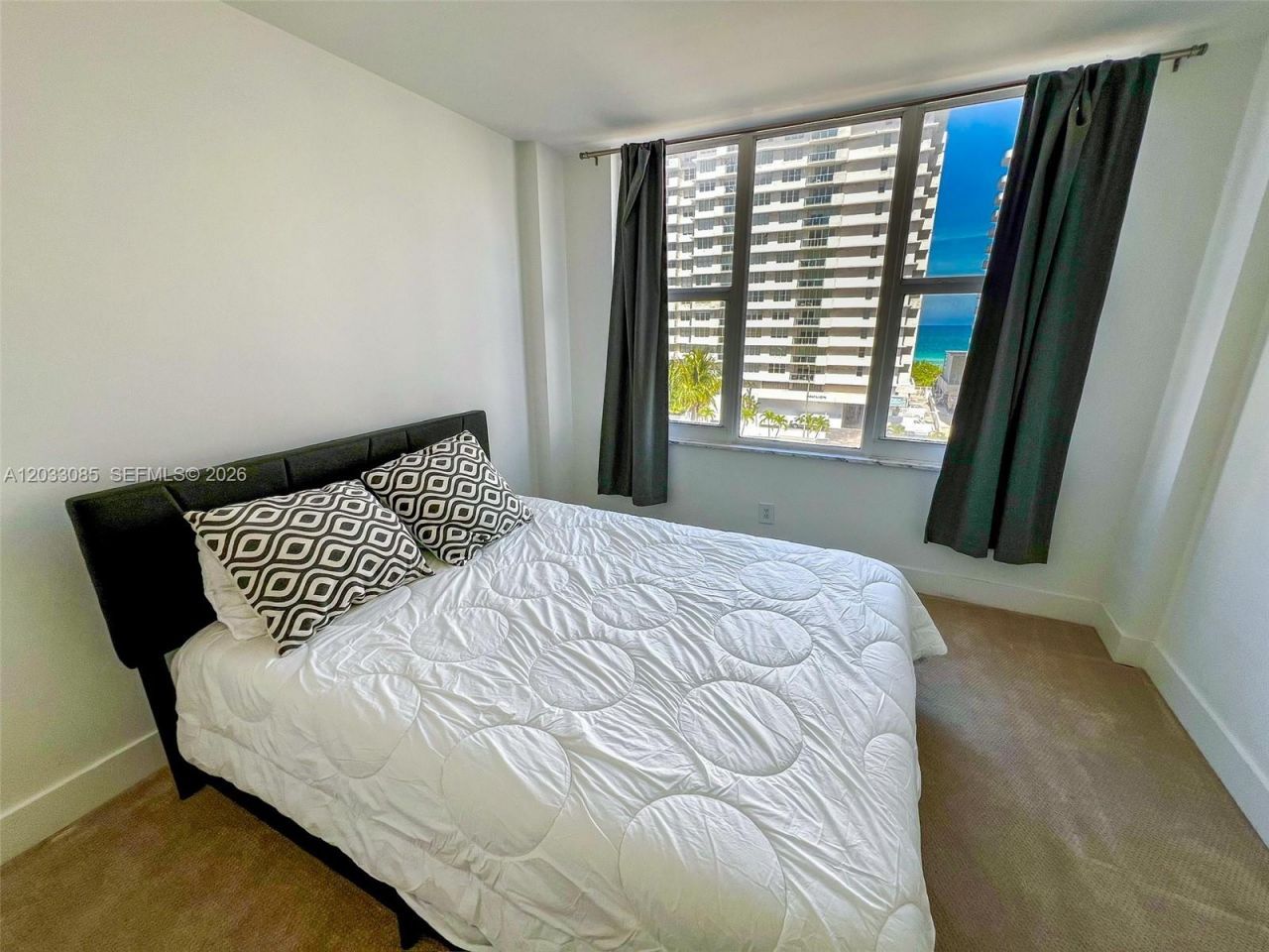 5600 Collins Ave , Unit 7W, Miami Beach, FL 33140 Photo