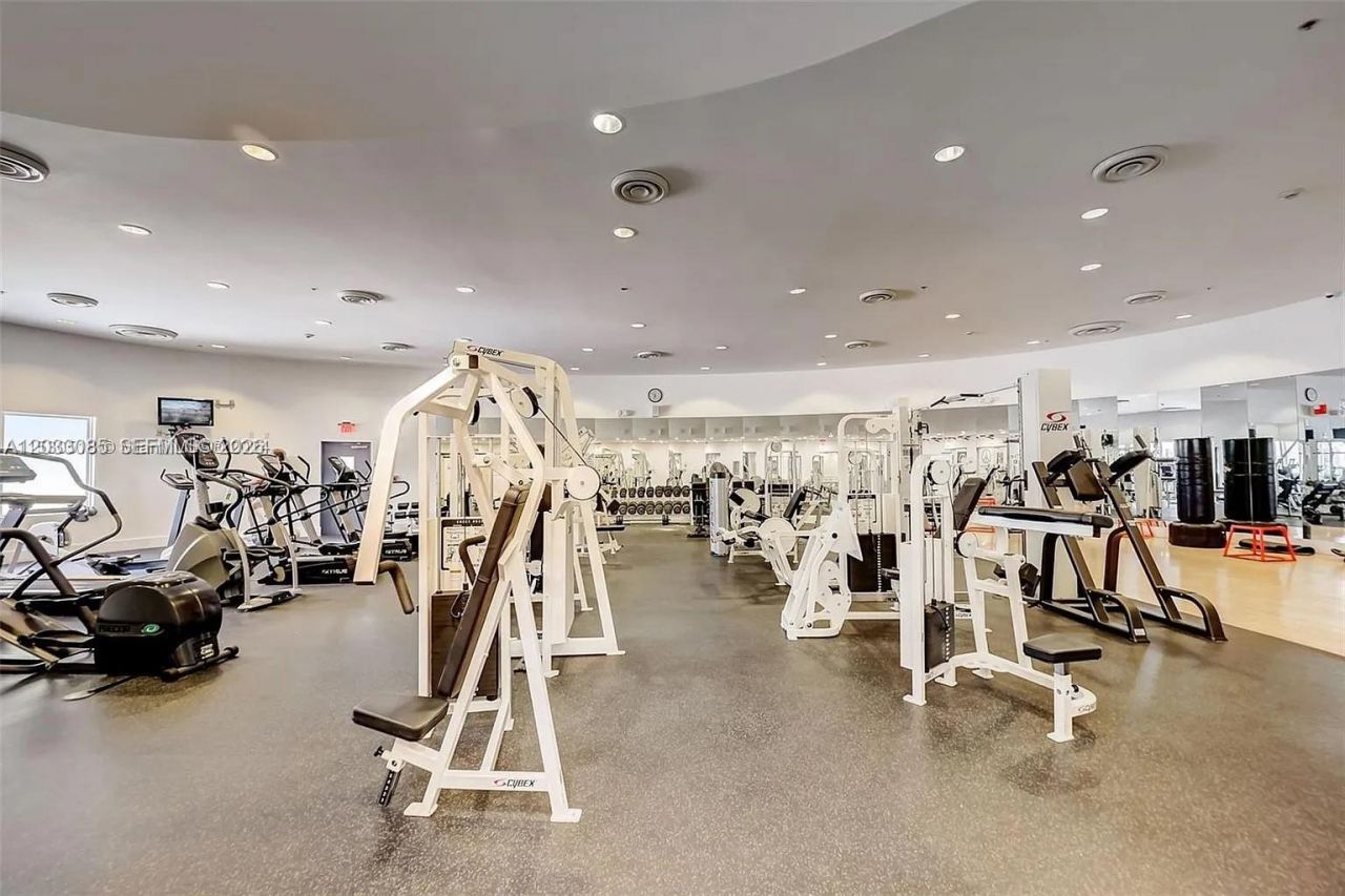 5600 Collins Ave , Unit 7W, Miami Beach, FL 33140 Photo