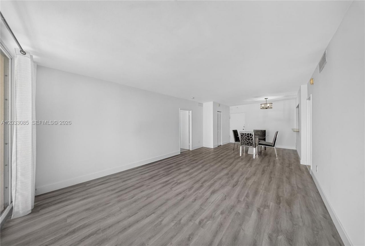 5600 Collins Ave , Unit 7W, Miami Beach, FL 33140 Photo