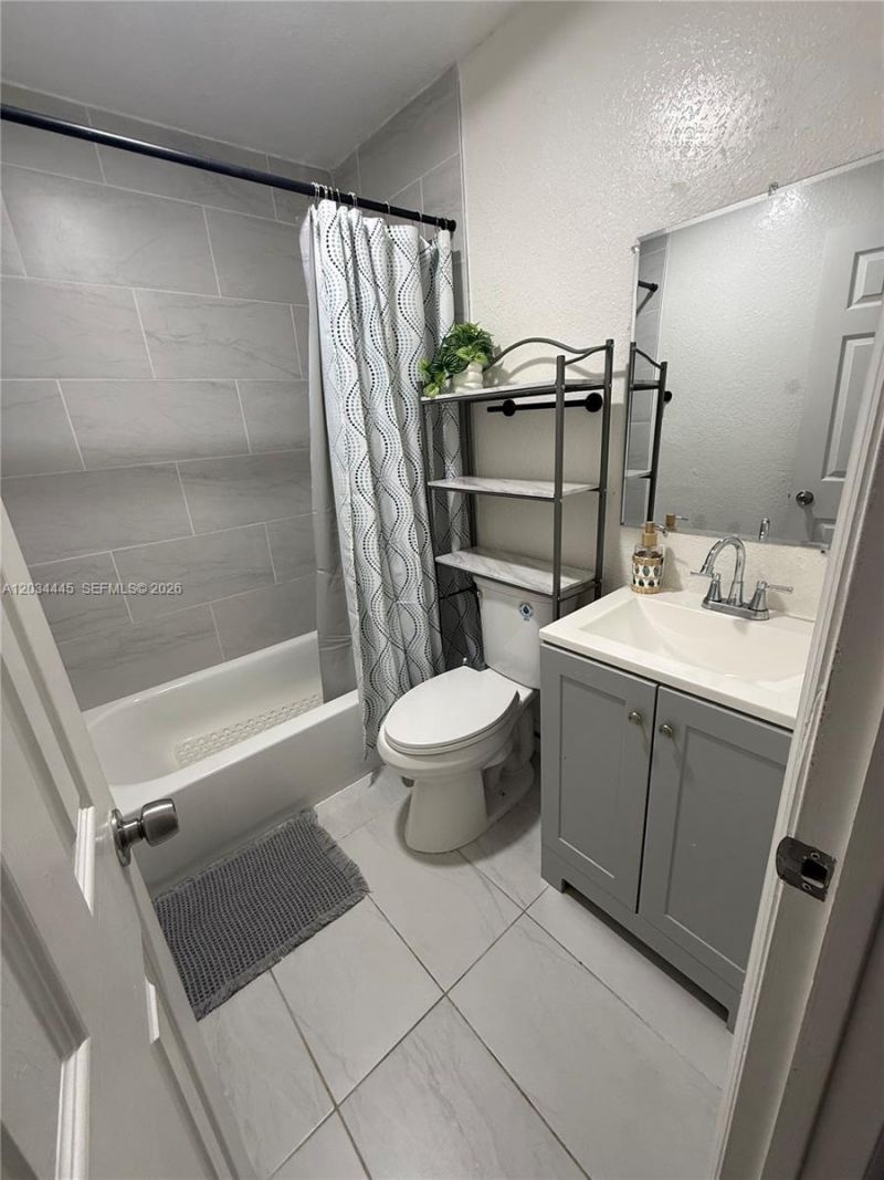 2441 NW 14th St , Fort Lauderdale, FL 33311 Photo