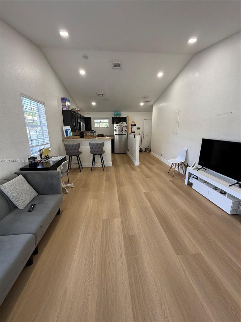 2441 NW 14th St , Fort Lauderdale, FL 33311 Photo