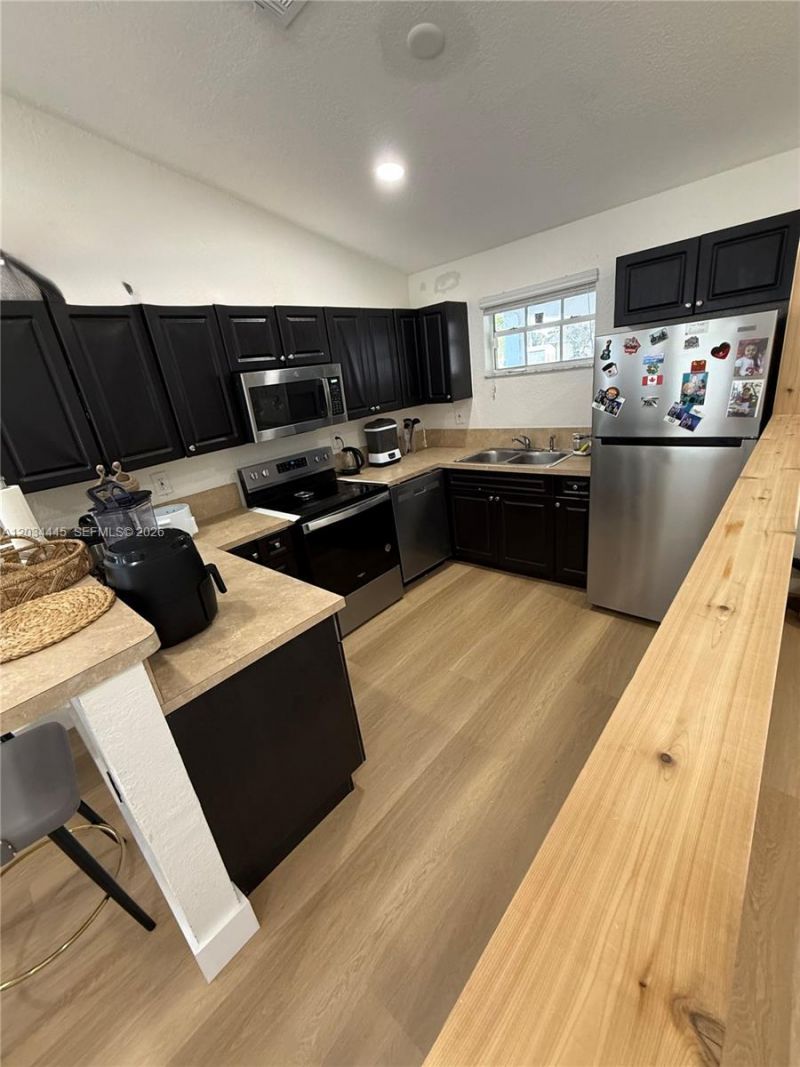 2441 NW 14th St , Fort Lauderdale, FL 33311 Photo