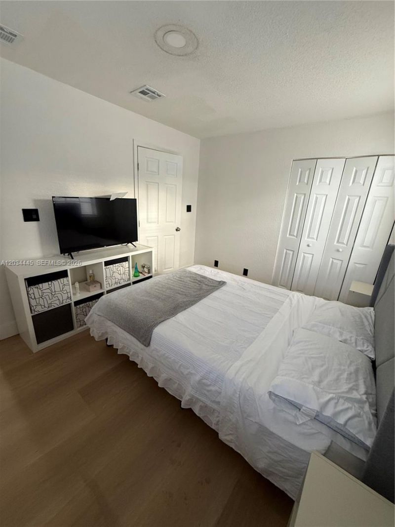 2441 NW 14th St , Fort Lauderdale, FL 33311 Photo