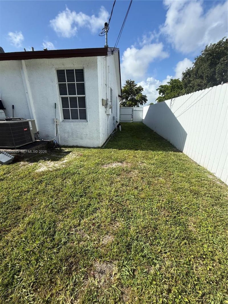 2441 NW 14th St , Fort Lauderdale, FL 33311 Photo