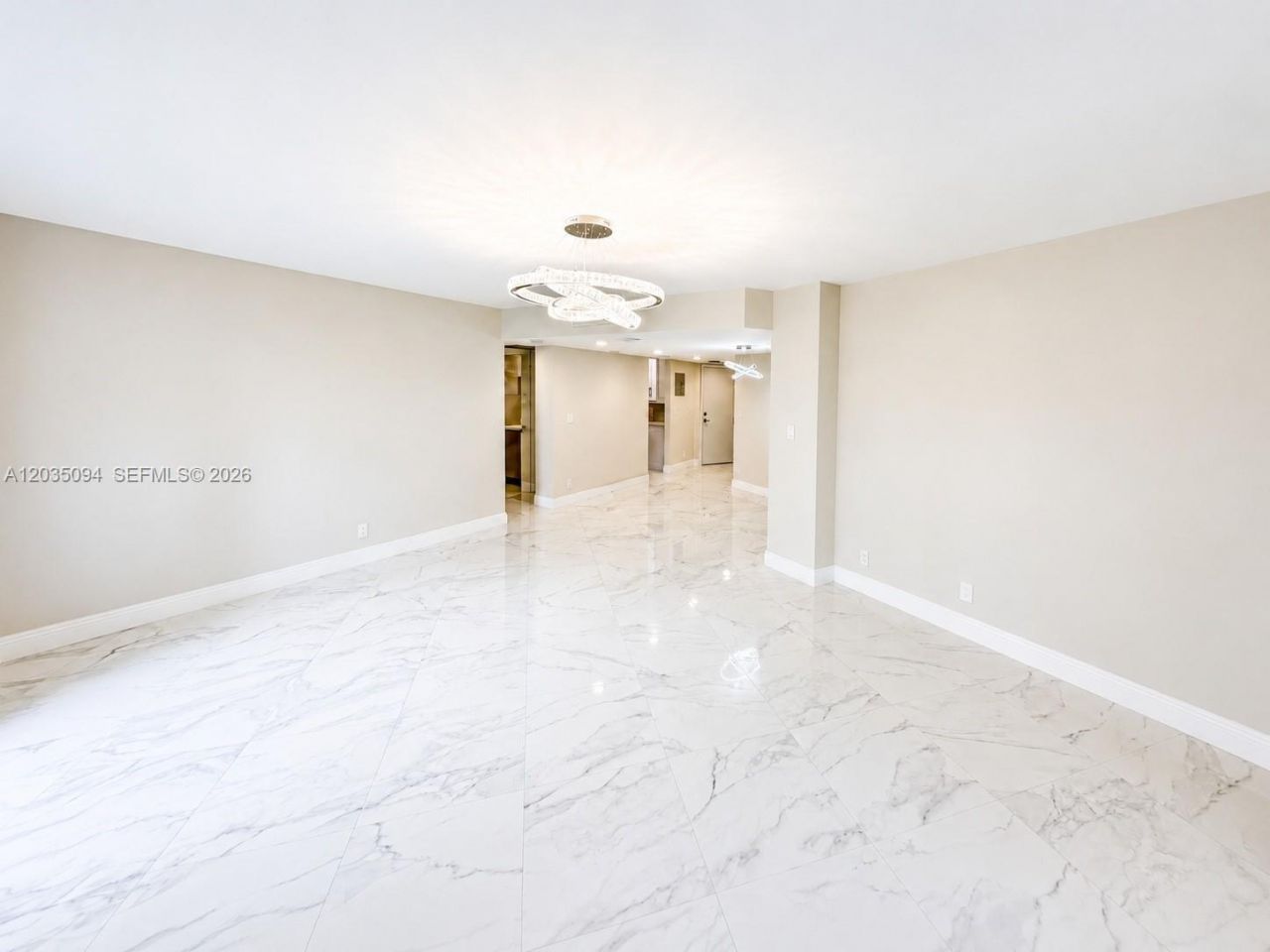 3301 N Country Club Dr , Unit 305, Aventura, FL 33180 Photo
