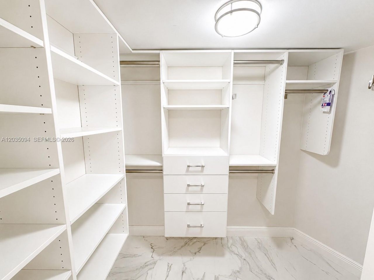 3301 N Country Club Dr , Unit 305, Aventura, FL 33180 Photo