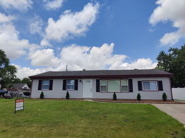 377 Pinewood Drive , Valparaiso, IN 46385