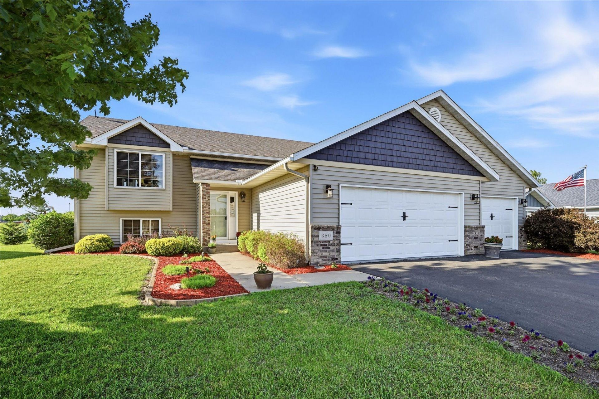 350 Horizon Drive, Le Center, MN 56057