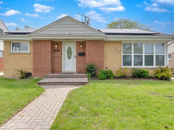 7841 N Odell Avenue , Niles, IL 60714