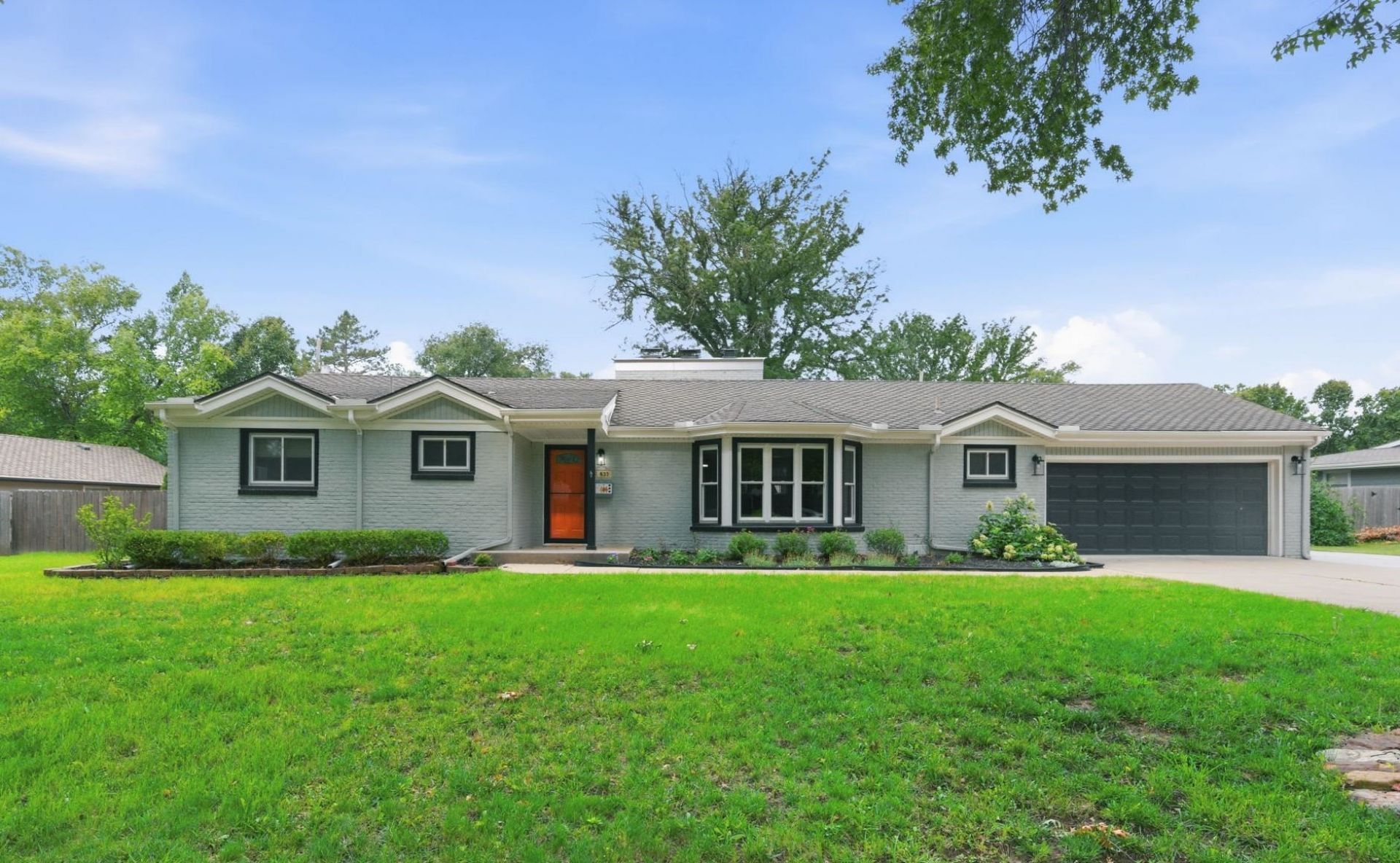 633 N Mission Rd, Wichita, KS 67206 Main Photo