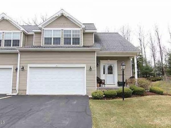 46 Oakmont Street, Niskayuna, NY 12309
