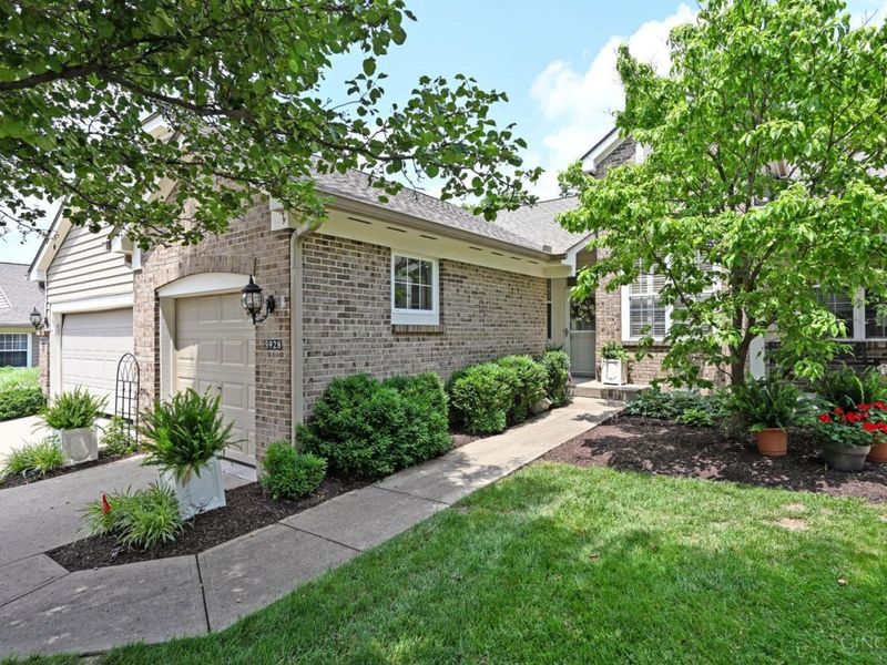 5928 Castlewood Crossing, Milford, OH 45150 Photo 3