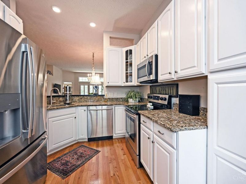 5928 Castlewood Crossing, Milford, OH 45150 Photo 6