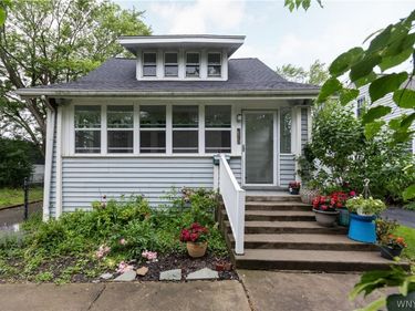 167 Royal Parkway W, Williamsville, NY 14221