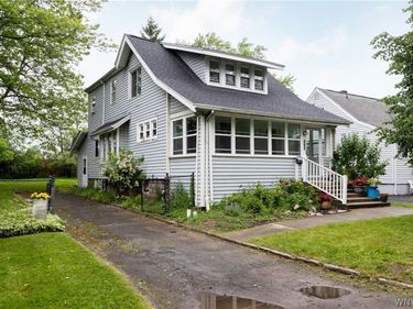 167 Royal Parkway W, Williamsville, NY 14221
