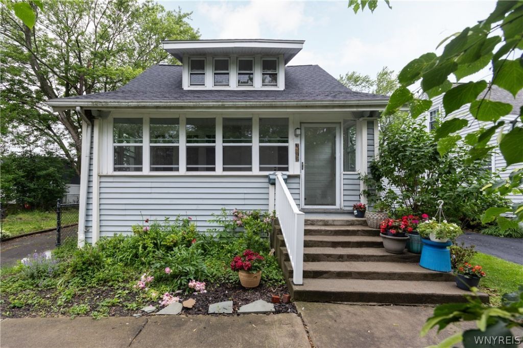 167 Royal Parkway W, Williamsville, NY 14221 Main Photo