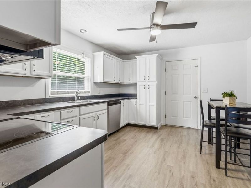 1122 Bel Air Drive NW, North Canton, OH 44720 Photo 10