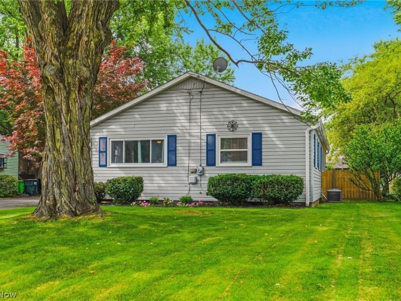 1122 Bel Air Drive NW, North Canton, OH 44720 Photo 3