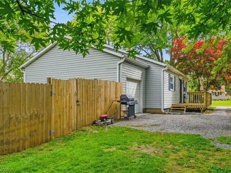 1122 Bel Air Drive NW, North Canton, OH 44720 Photo 5