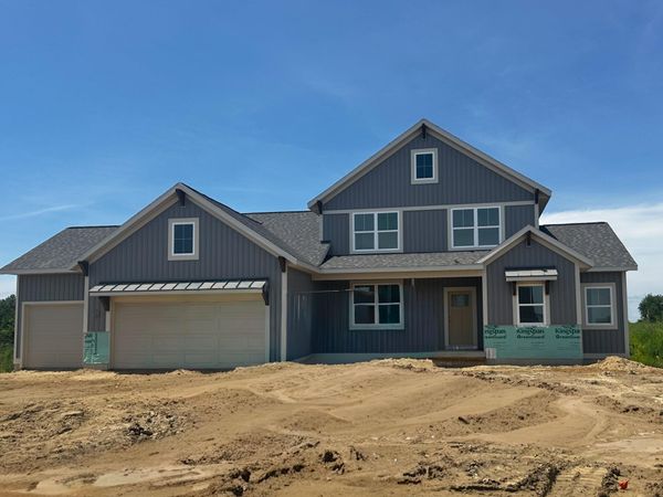 8305 Eagle Peak Drive, Jenison, MI 49428