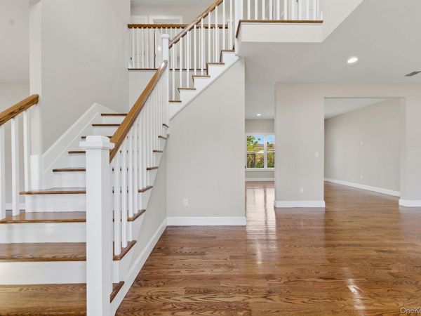 46 Washington Avenue S, Centereach, NY 11720