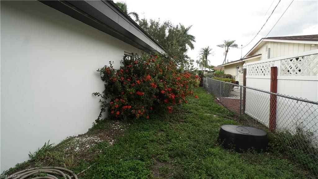 544 Bayside Dr , Fort Myers, FL 33919 Photo