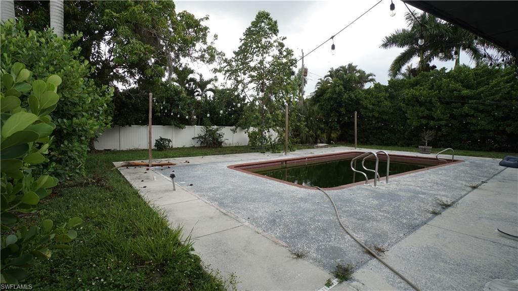 544 Bayside Dr , Fort Myers, FL 33919 Photo