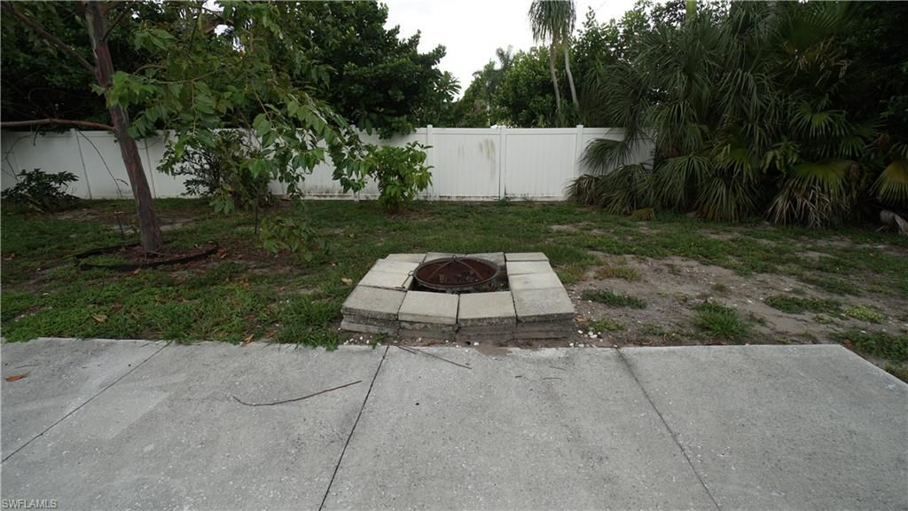 544 Bayside Dr , Fort Myers, FL 33919 Photo