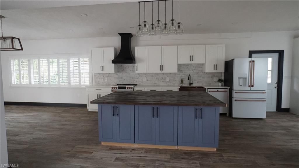 544 Bayside Dr , Fort Myers, FL 33919 Photo