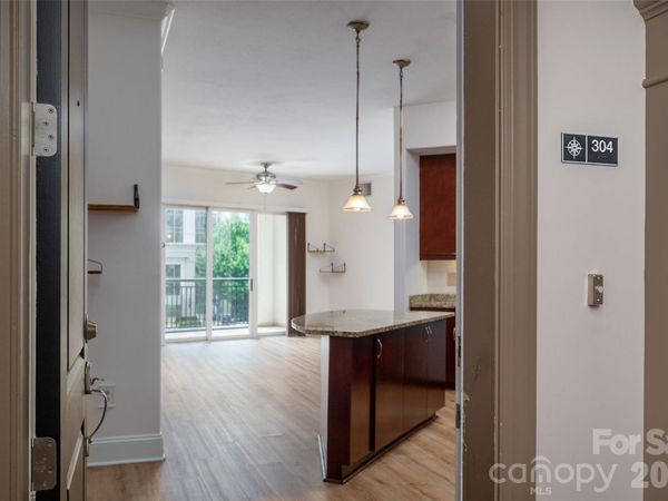 4620 Piedmont Row Drive, Unit 304, Charlotte, NC 28210