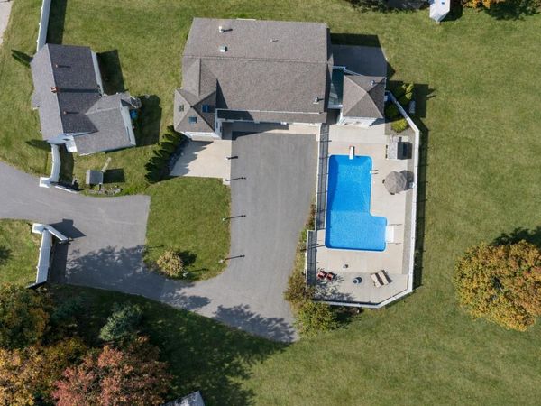 51 Pond Street, Newton, NH 03858