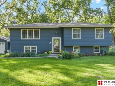 7914 Keystone Drive, Omaha, NE 68134
