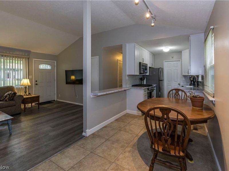 69 N Oakmont Drive, Northfield, OH 44067 Photo 9