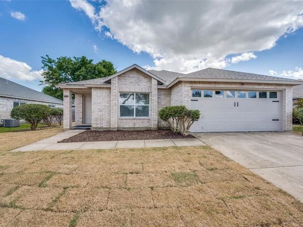 700 Capricorn Street, Cedar Hill, TX 75104