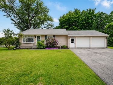 25 Ford Street, Baldwinsville, NY 13027