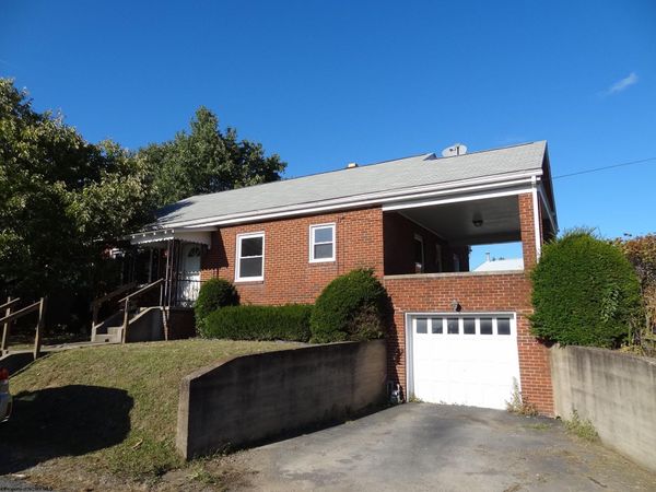 836 Fairmont Road, Westover, WV 26501