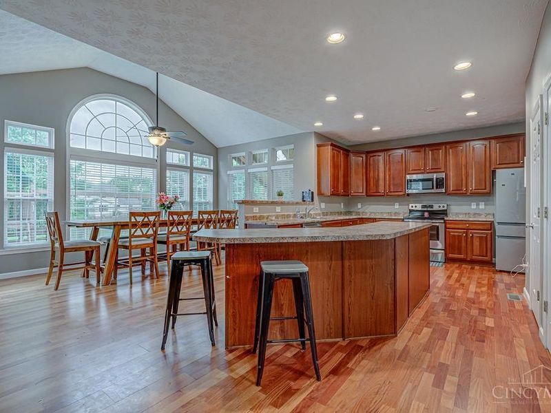 2937 Cypress Hill Drive, Fairfield Twp, OH 45011 Photo 8
