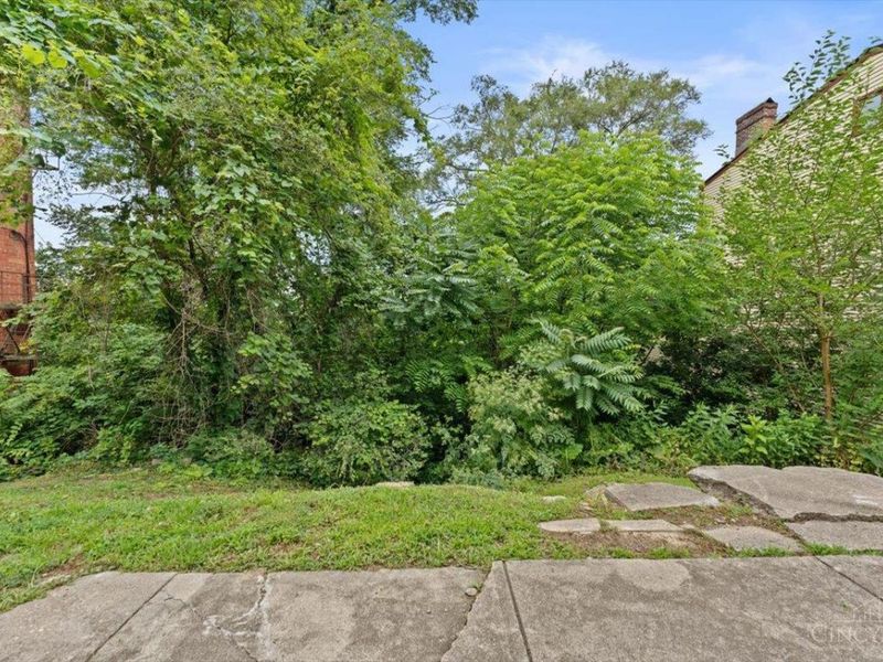 1863 Walker Street, Cincinnati, OH 45202 Photo 2