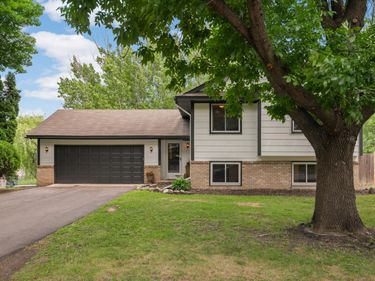 8900 Rosewood Lane N, Maple Grove, MN 55369