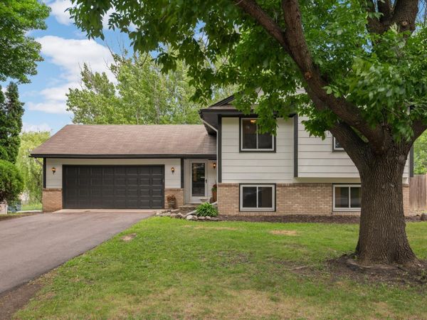 8900 Rosewood Lane N, Maple Grove, MN 55369