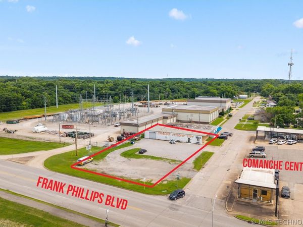 218 S Comanche Avenue , Bartlesville, OK 74003